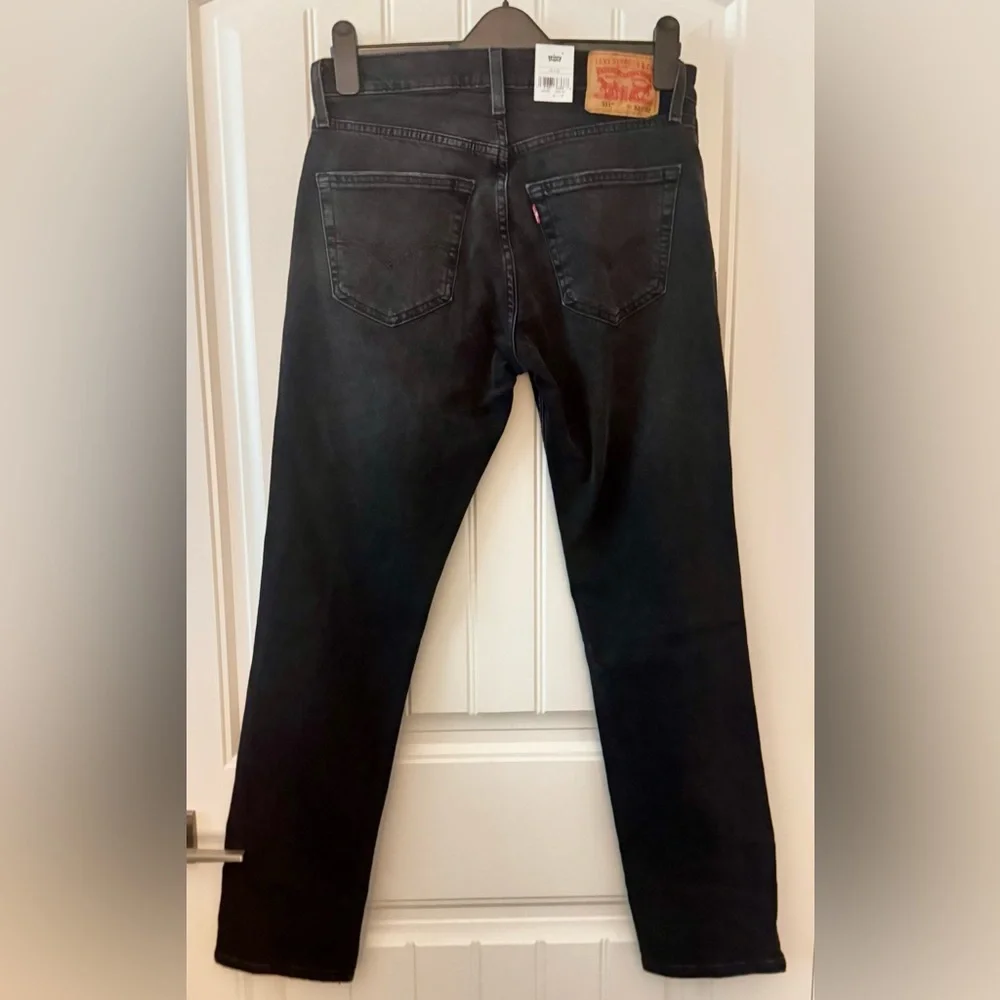 LEVIS
Men's 511 Flex Slim Fit Jean 👖
Size 32/32 - Picture 3 of 6